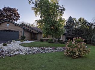 W227N8213 Tamarack Rd, Sussex, WI 53089