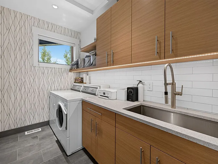 19077 Mount McLoughlin Ln — Photo 15