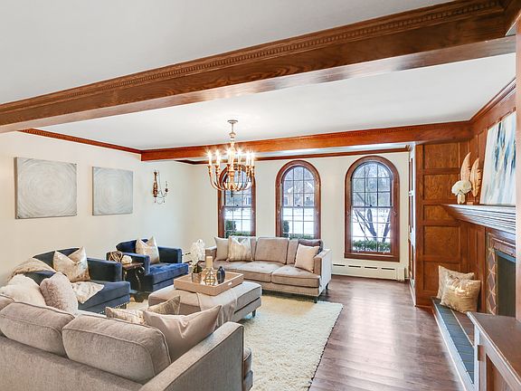 5th image of 1255 E Thornbury Ln