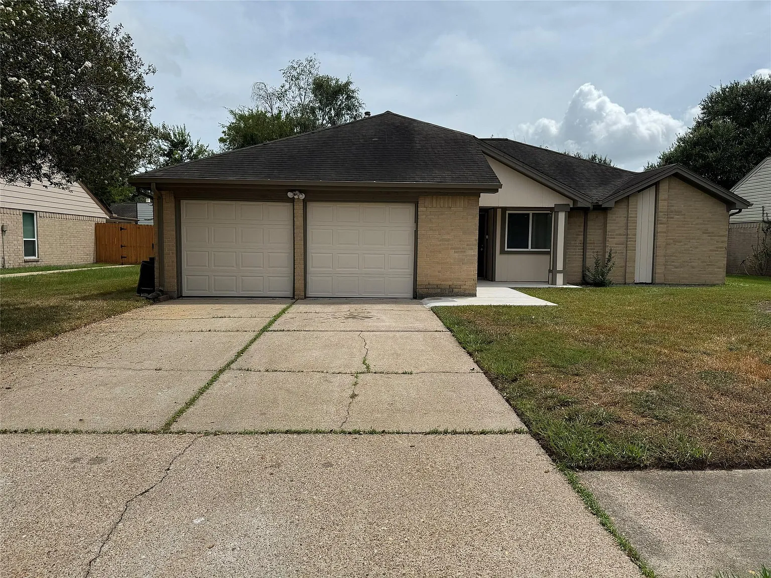 3 bed, 2.0 bath, 1774 sqft, $1,950 — Photo 2