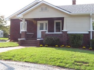 123 Princess Pl, East Flat Rock, NC 28726