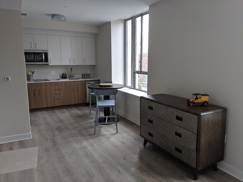 1st image of 25 Michigan Ave W #403