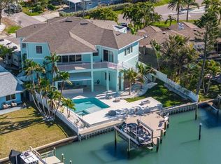 15904 Redington Dr, Redington Beach, FL 33708