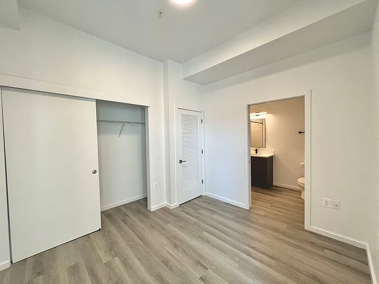 725 W Pratt St. — Photo 62