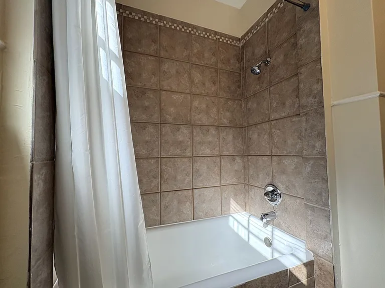 530 Webster St #11 — Photo 14