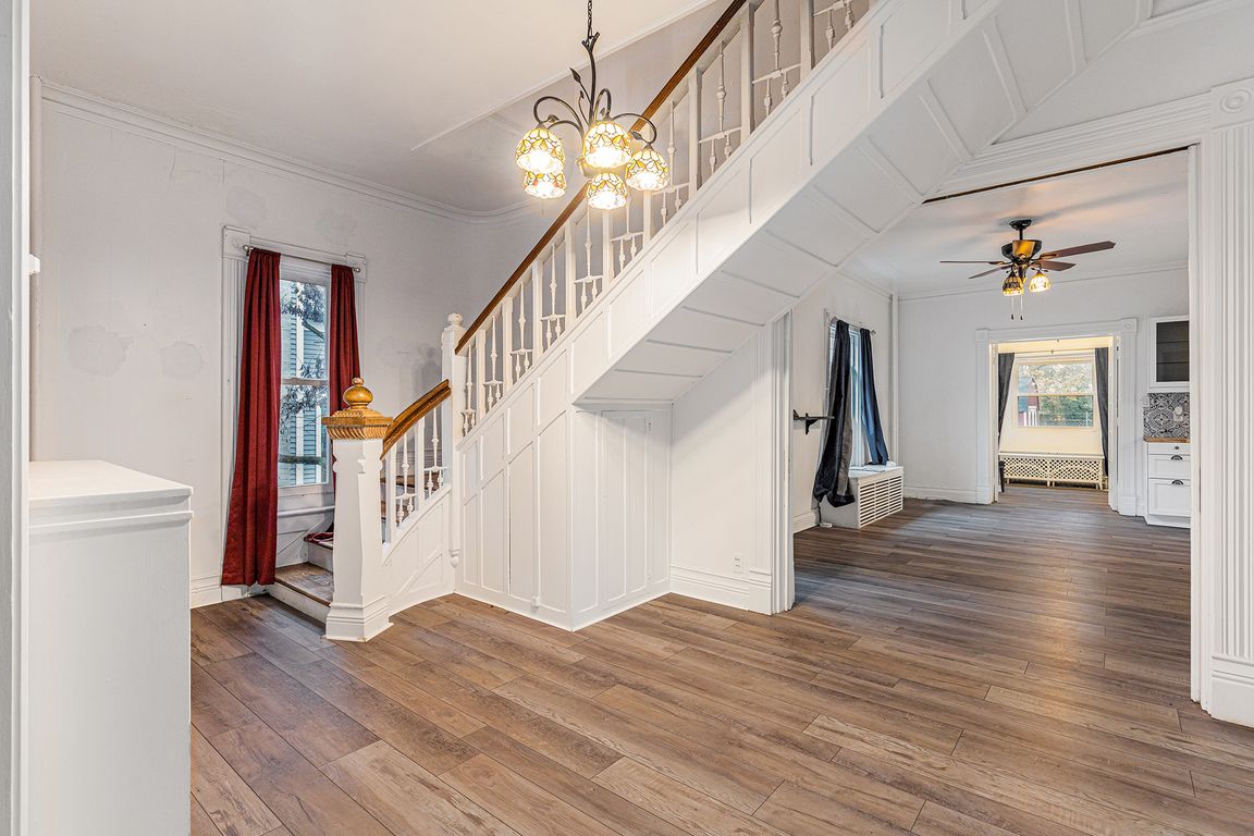 next background image