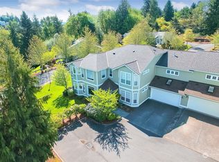 22563 SE 45th Ln, Issaquah, WA 98029