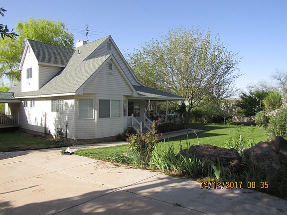 Another view of the house.