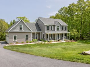 48 Acorn Ridge Rd, Freeport, ME 04032