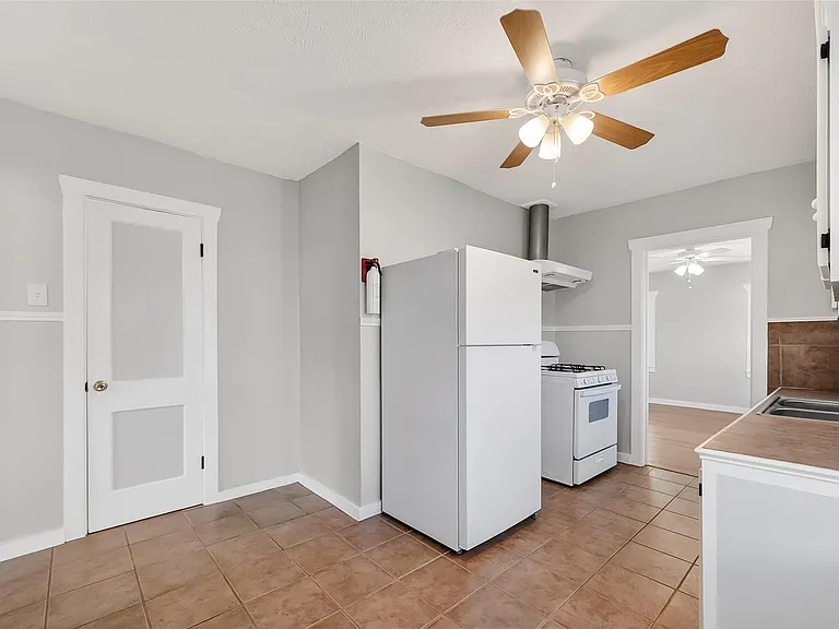 2316 Freeman St #6 — Photo 12