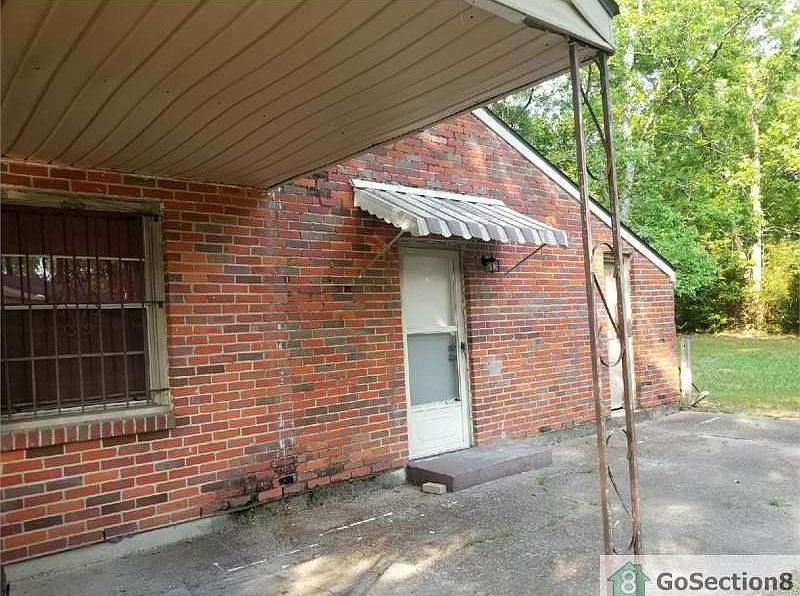 2nd image of 1061 Bishop Wilmer Dr