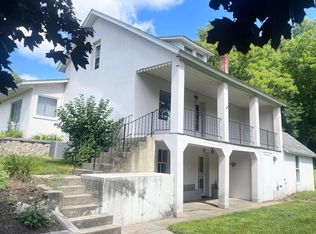 1690 Old Stage Rd, Decorah, IA 52101