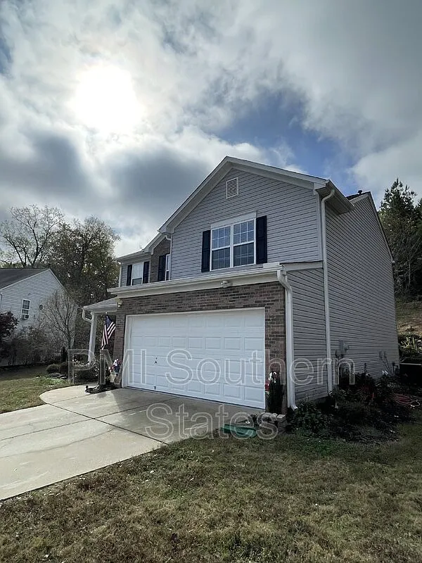 4 bed, 2.5 bath, 1880 sqft, $2,100 — Photo 4