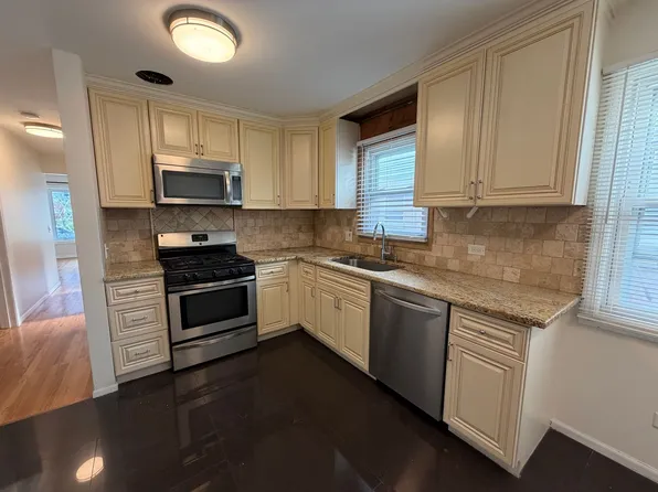 9713 River St APT 1, Schiller Park, IL 60176