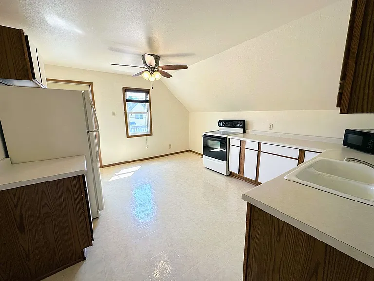 2212 School St — Photo 15