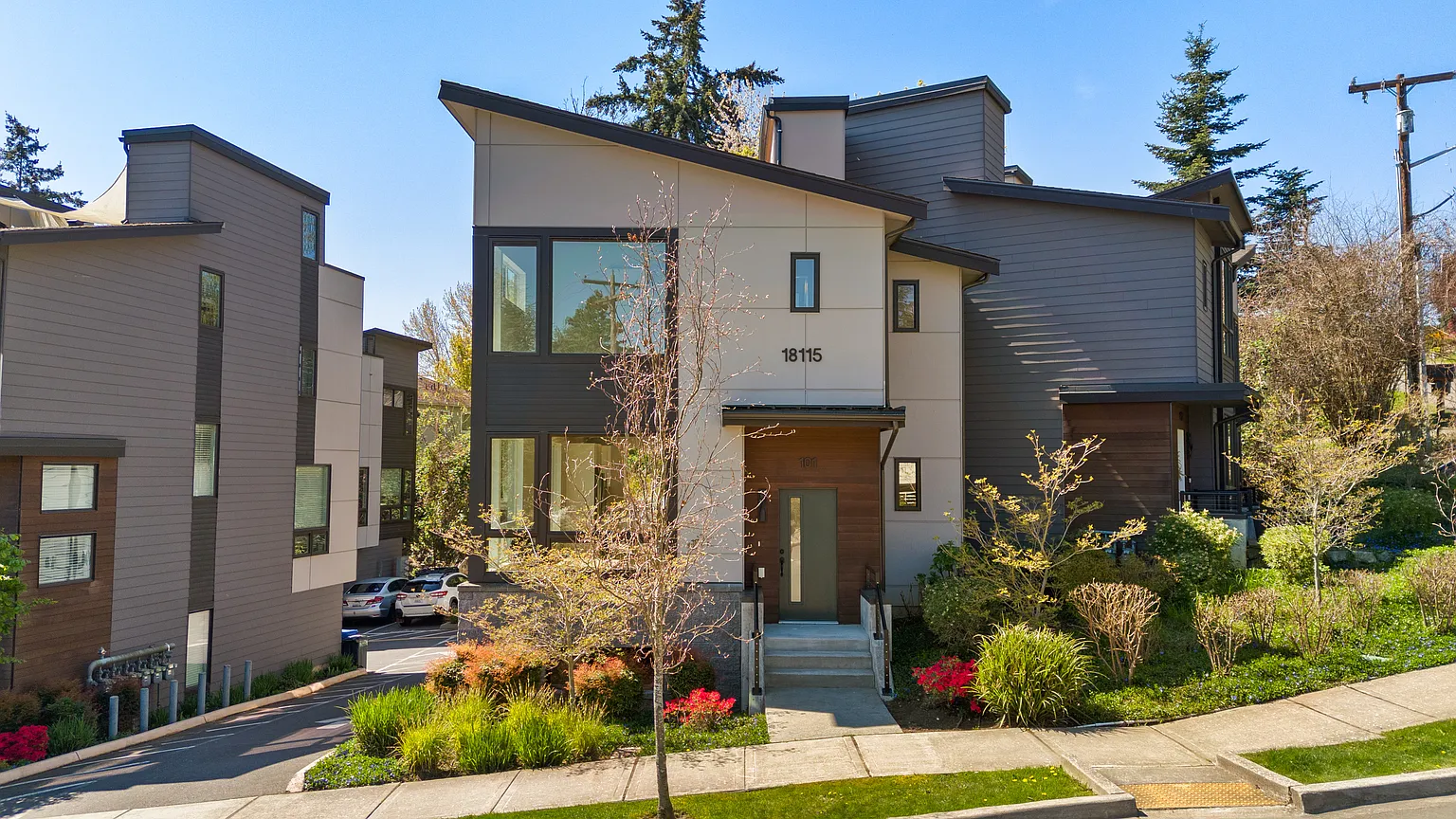 18115 65th Ave NE Unit 101 photo 1