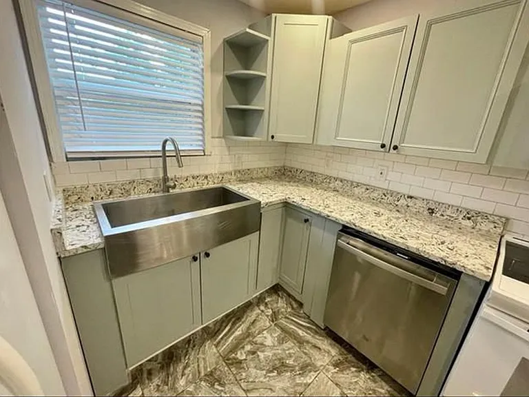 2915 Upperline St #A — Photo 3