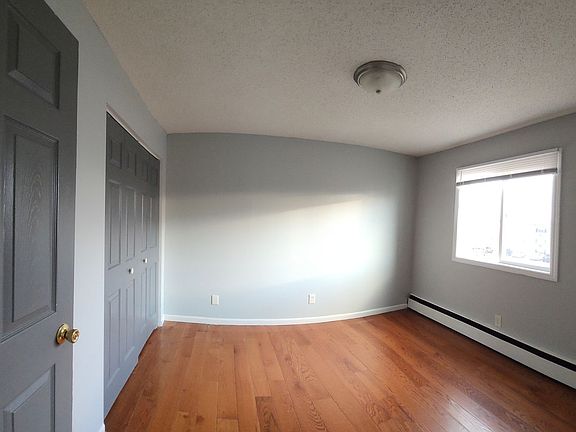 5th image of 467 Maryland Ave W #302