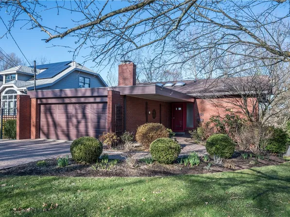 231 Main Entrance Dr, Pittsburgh, PA 15228