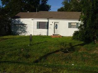 2636 4th Ave, Groves, TX 77619