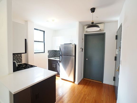 3rd image of 185 York St #2E