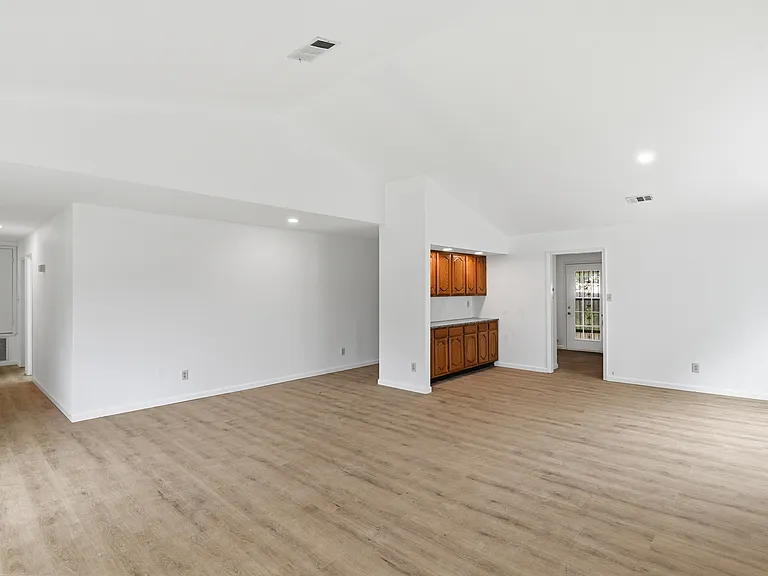 9305 Shipman St — Photo 10