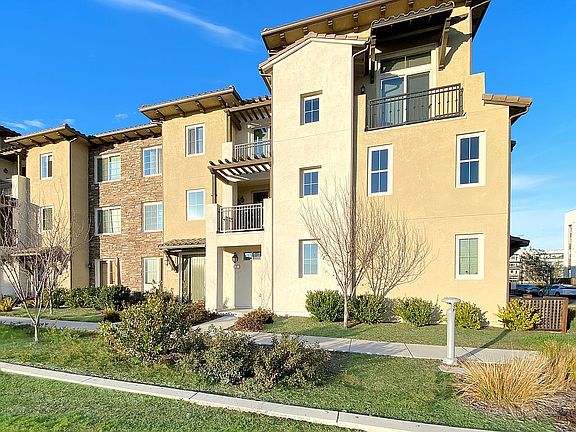 2nd image of 3069 Jayhawkers Pl Unit 2