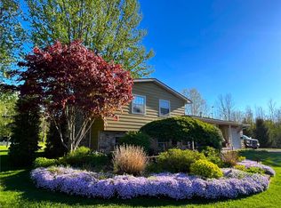 11602 Portage Rd, Medina, NY 14103