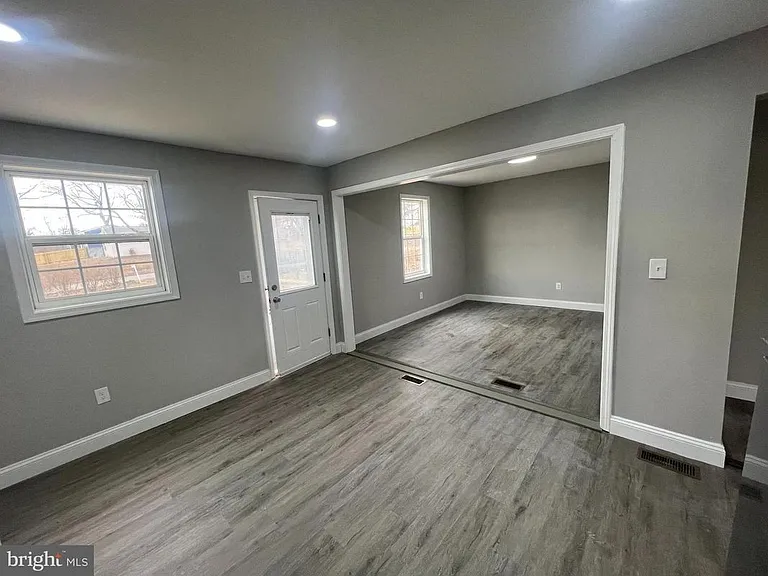7967 Foster Ave — Photo 7