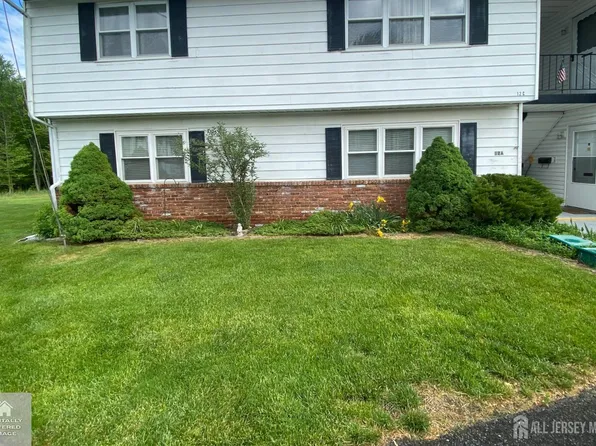 12 Utah Dr APT A, Matawan, NJ 07747