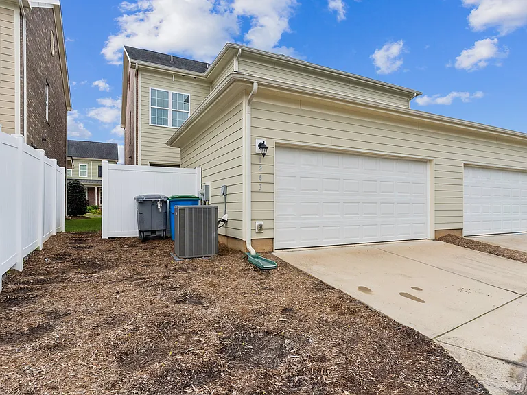 1243 Assembly St — Photo 13