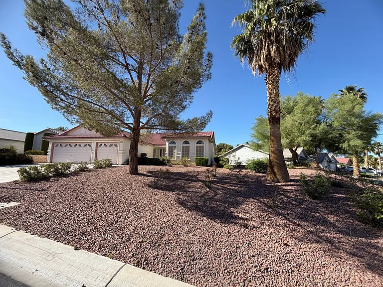 5004 Elm Grove Dr — Photo 2