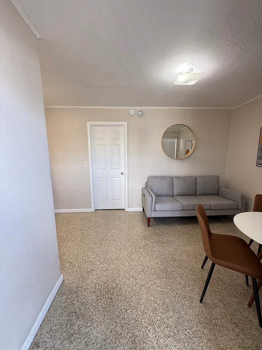 Building Photo - 2981 E 4th Ave #4