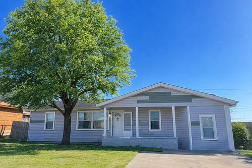 3806 NW Lake Ave Photo 1
