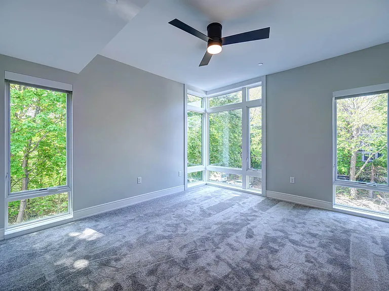 2059 Lafayette Rd #203 — Photo 12