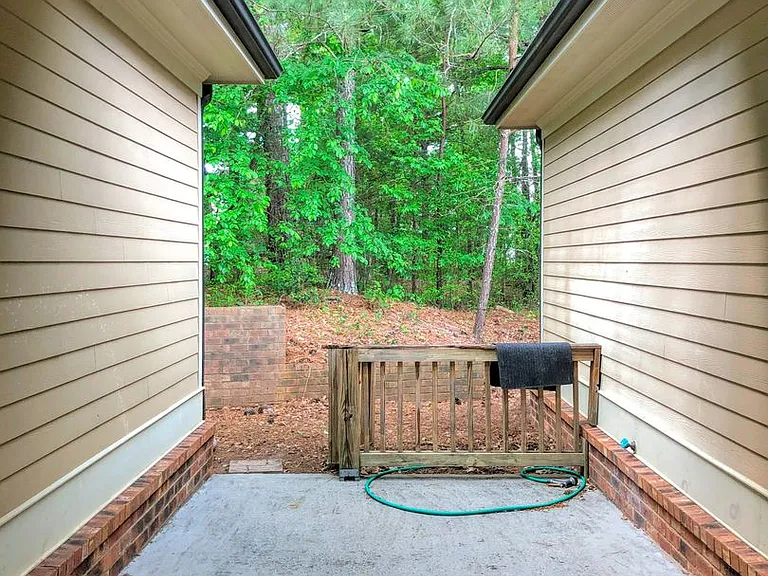 1121 Livingston Trl — Photo 8