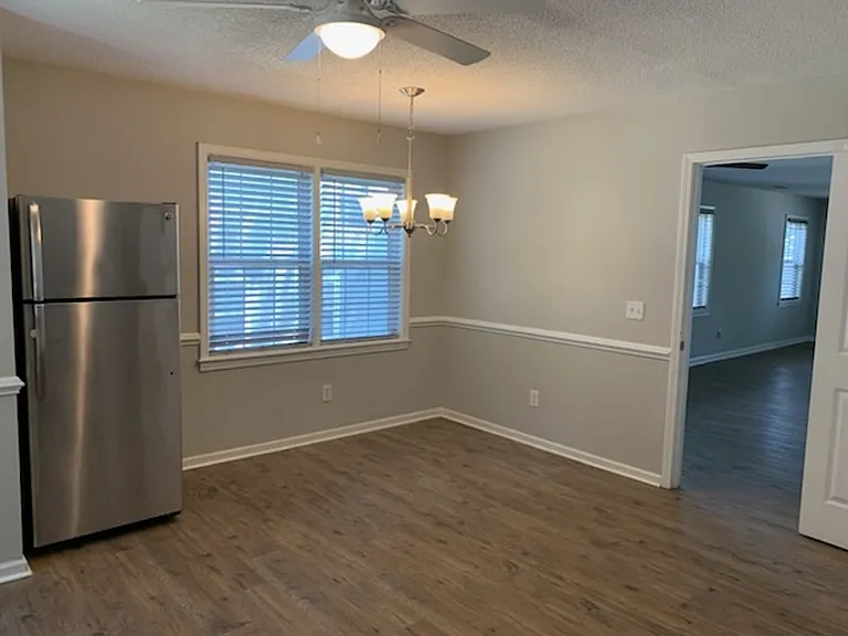 106 Winterberry Ln — Photo 7