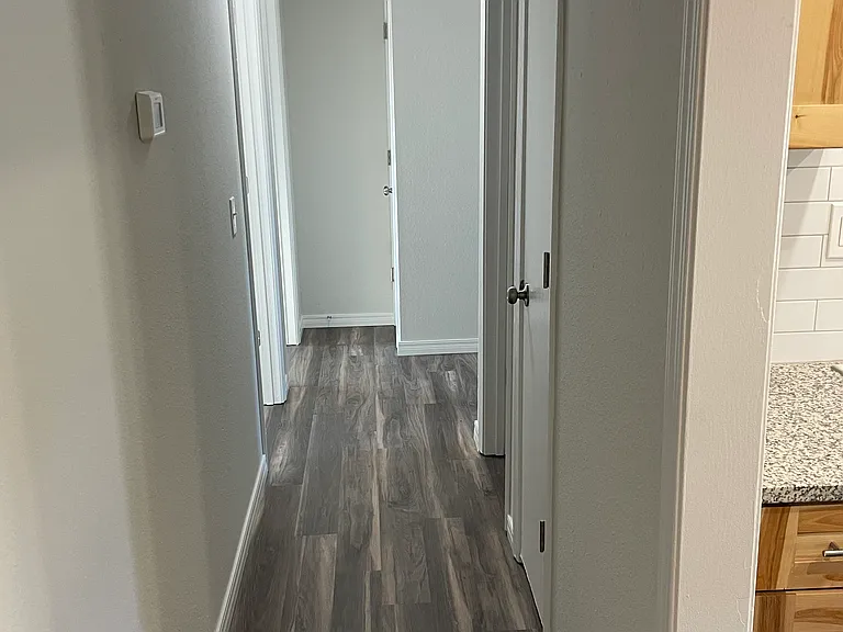 909 Tyler Ave NW — Photo 8