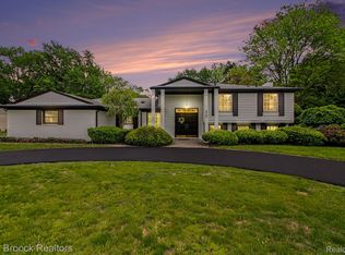 3781 Quarton Rd, Bloomfield Hills, MI 48302