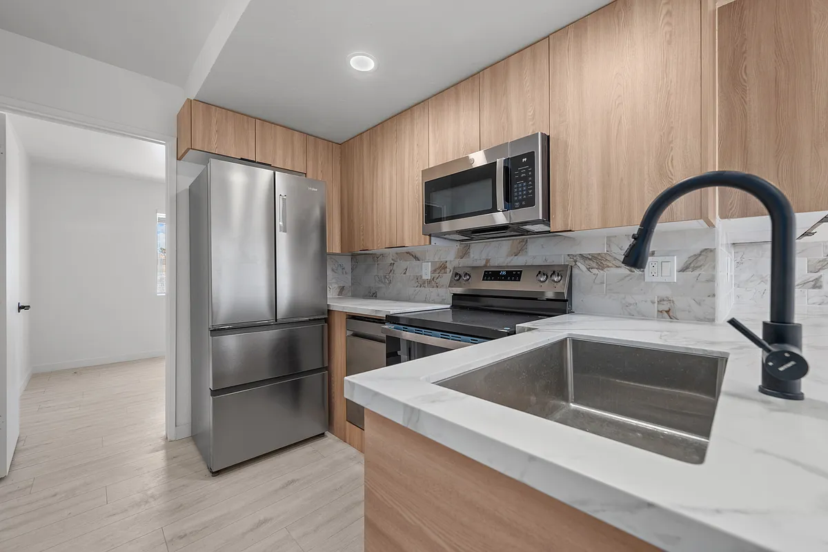 Building Photo - 4454 Utah St #7