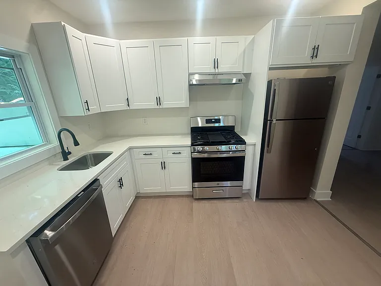 51 Tyler St #2 — Photo 2