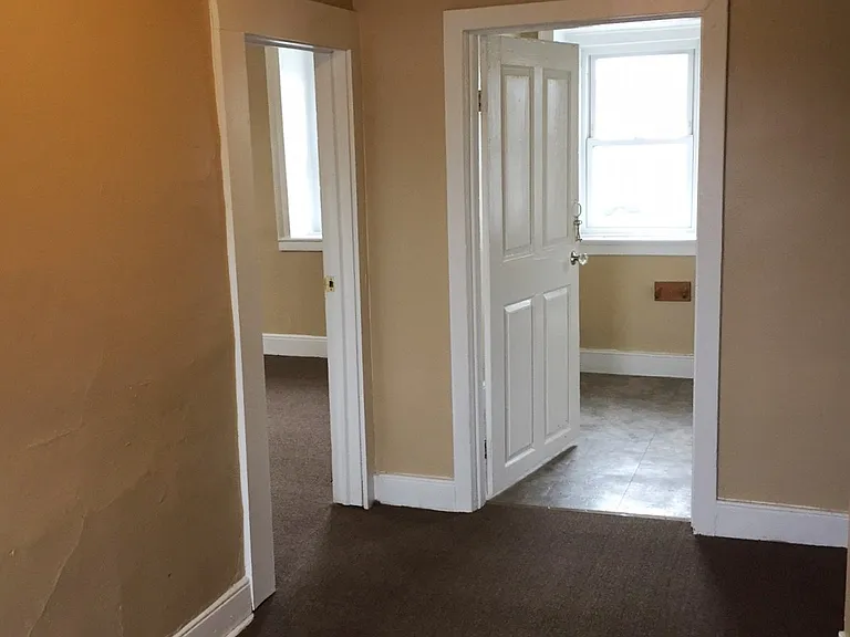 2 E Broad St #2 — Photo 4