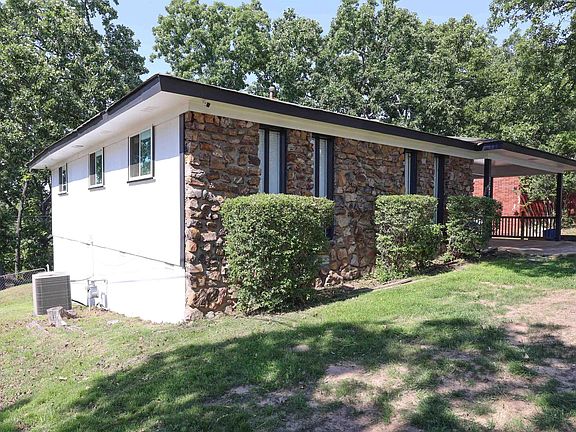 3rd image of 5020 Lynn Ln