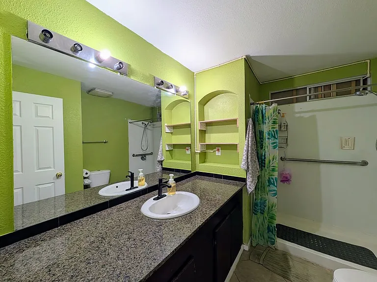 3848 W North Ln — Photo 32