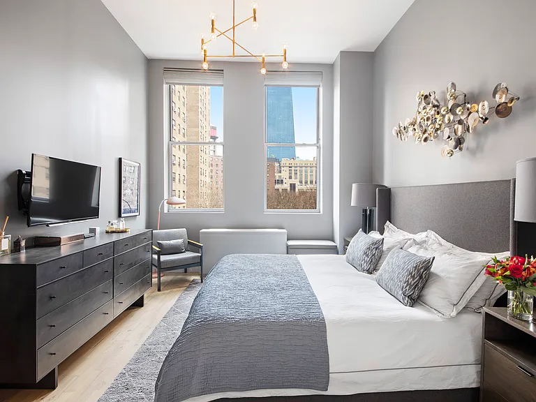 420 W 25th St #4C — Photo 3