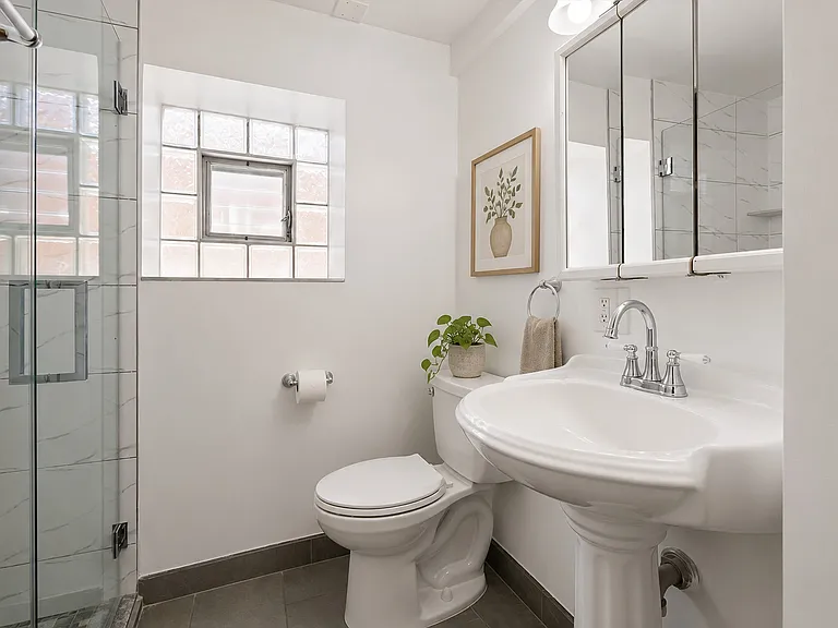 4988 N Elston Ave #G — Photo 7