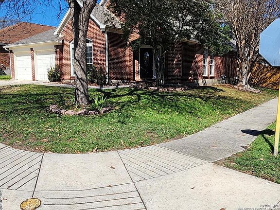 3rd image of 8803 Brae Park Dr