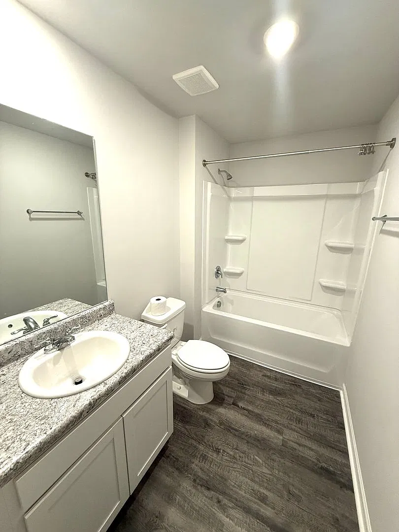 3 bed, 2.0 bath, 1446 sqft, $1,900 — Photo 3