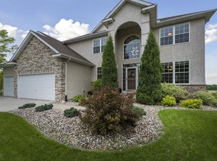2910 Bobcat Trl, Prior Lake, MN 55372