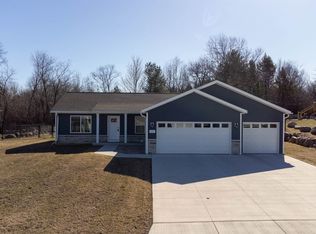 1625 Rotary St, Waupaca, WI 54981